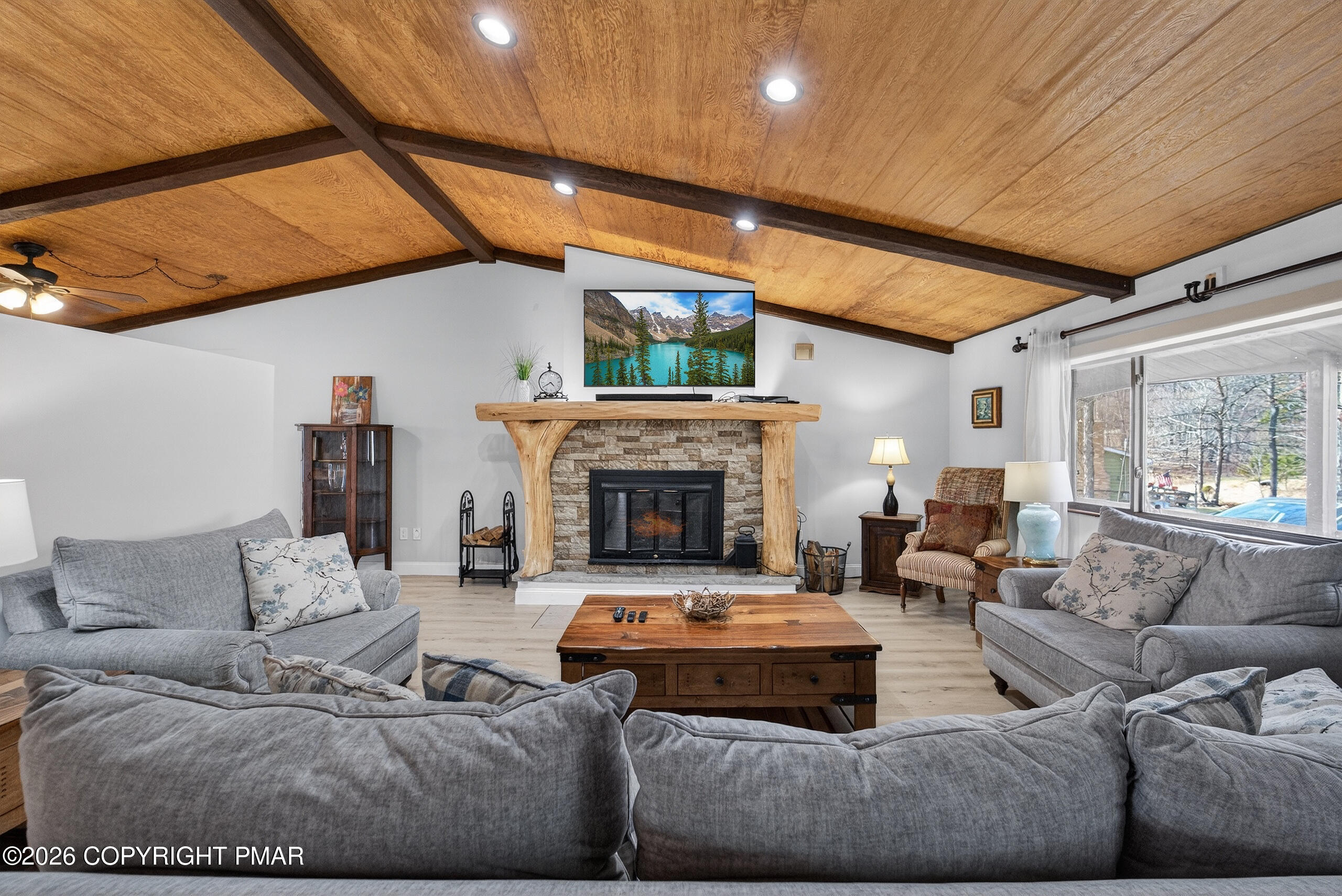 4143 Spring Circle Bushkill, PA 18324 - Photo 8 of 32 DSC07103