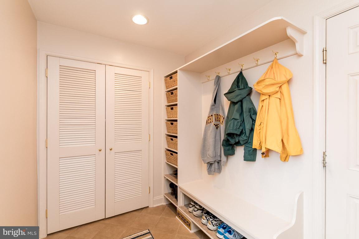 14013 Foxland Road Phoenix, MD 21131 - Photo 12 of 30 Mudroom with Laundry