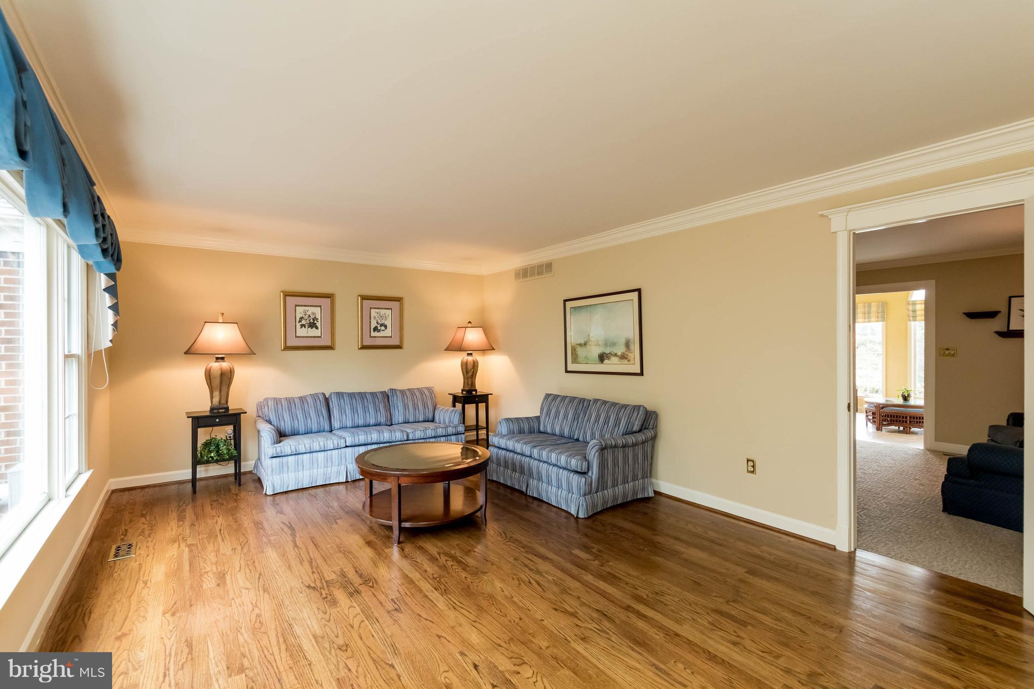 14013 Foxland Road Phoenix, MD 21131 - Photo 8 of 30 Living Room