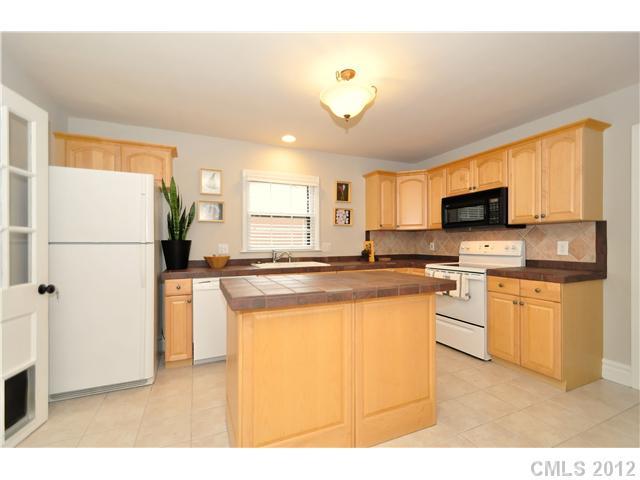 3342 Woodleaf Road Charlotte, NC 28205 - Photo 6 of 16 Gallery Image 6