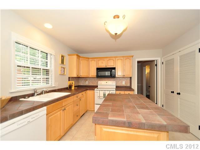 3342 Woodleaf Road Charlotte, NC 28205 - Photo 8 of 16 Gallery Image 8