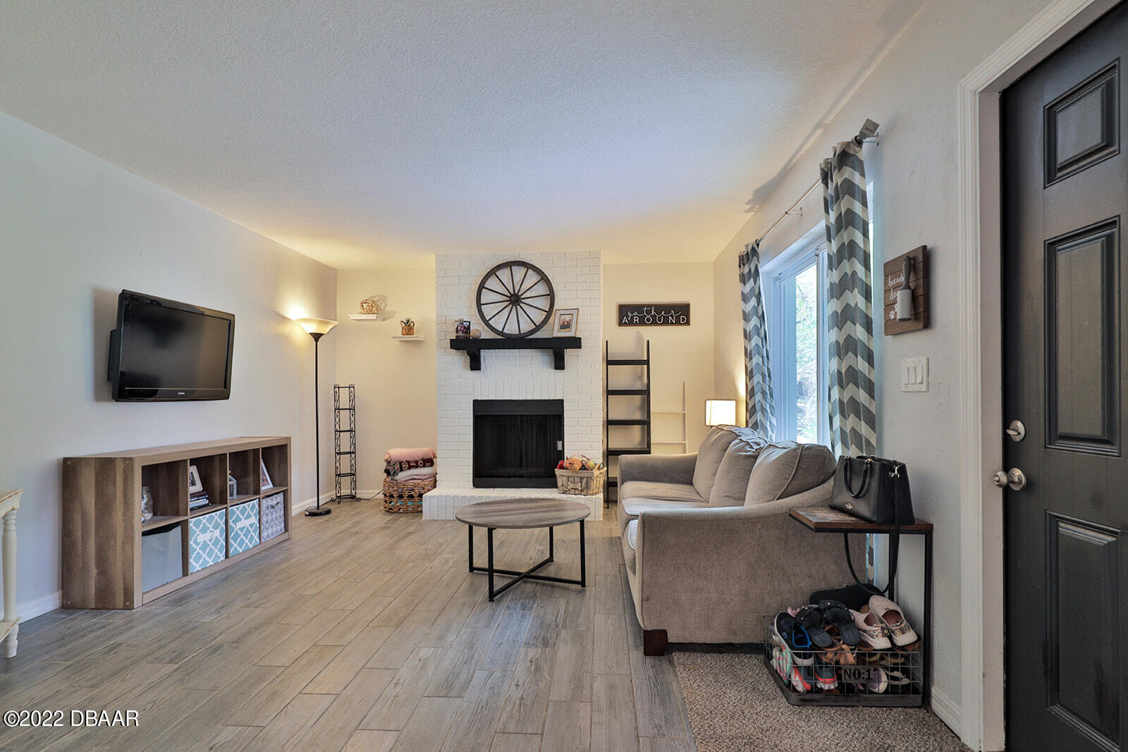 4 Springwood Square-8