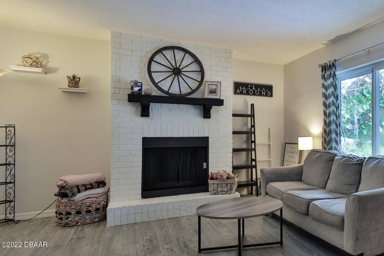 4 Springwood Square-10