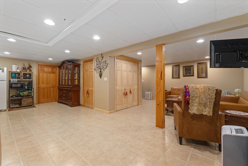 369 Cooper Road Northbridge, MA 01534 - Photo 22 of 31