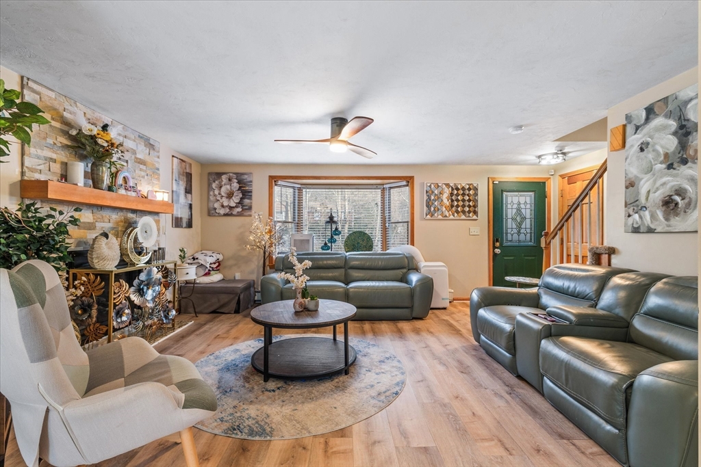 369 Cooper Road Northbridge, MA 01534 - Photo 4 of 31