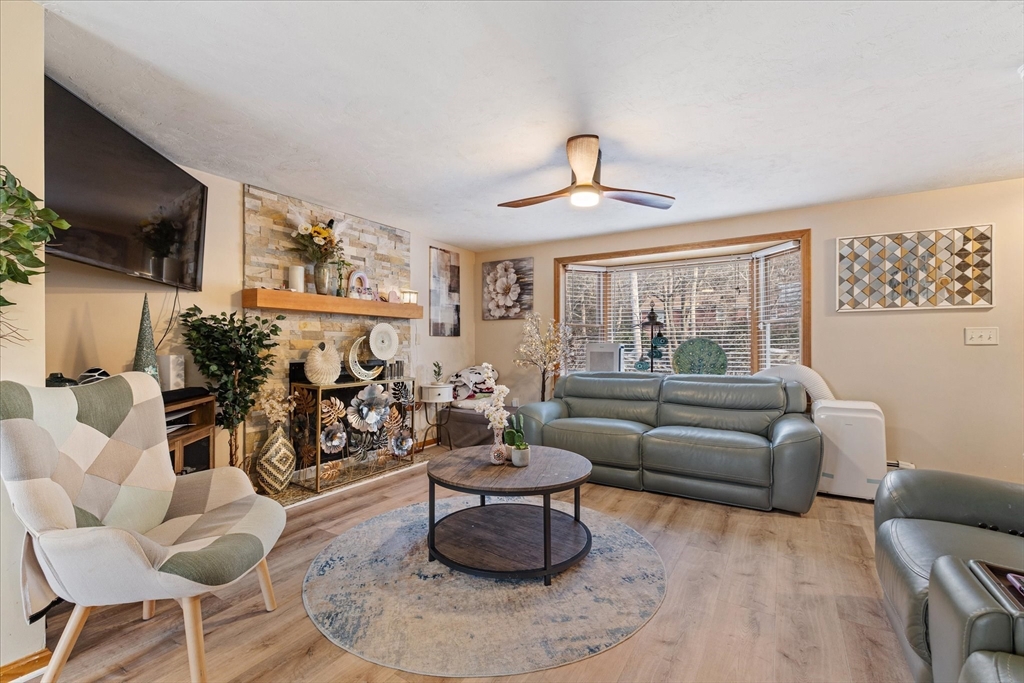 369 Cooper Road Northbridge, MA 01534 - Photo 6 of 31