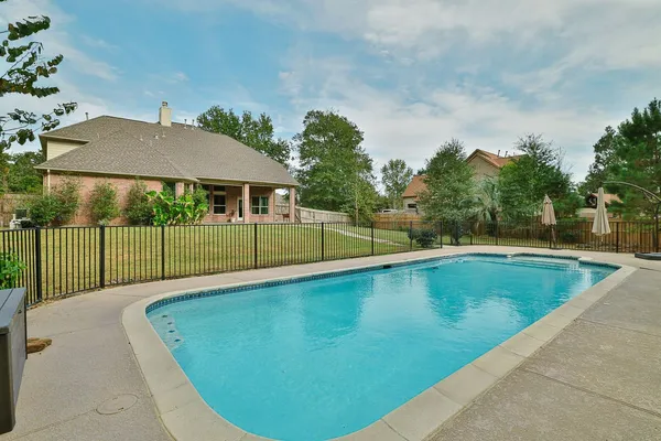 $610,000 | 1122 Silveridge, Conroe, TX 77304