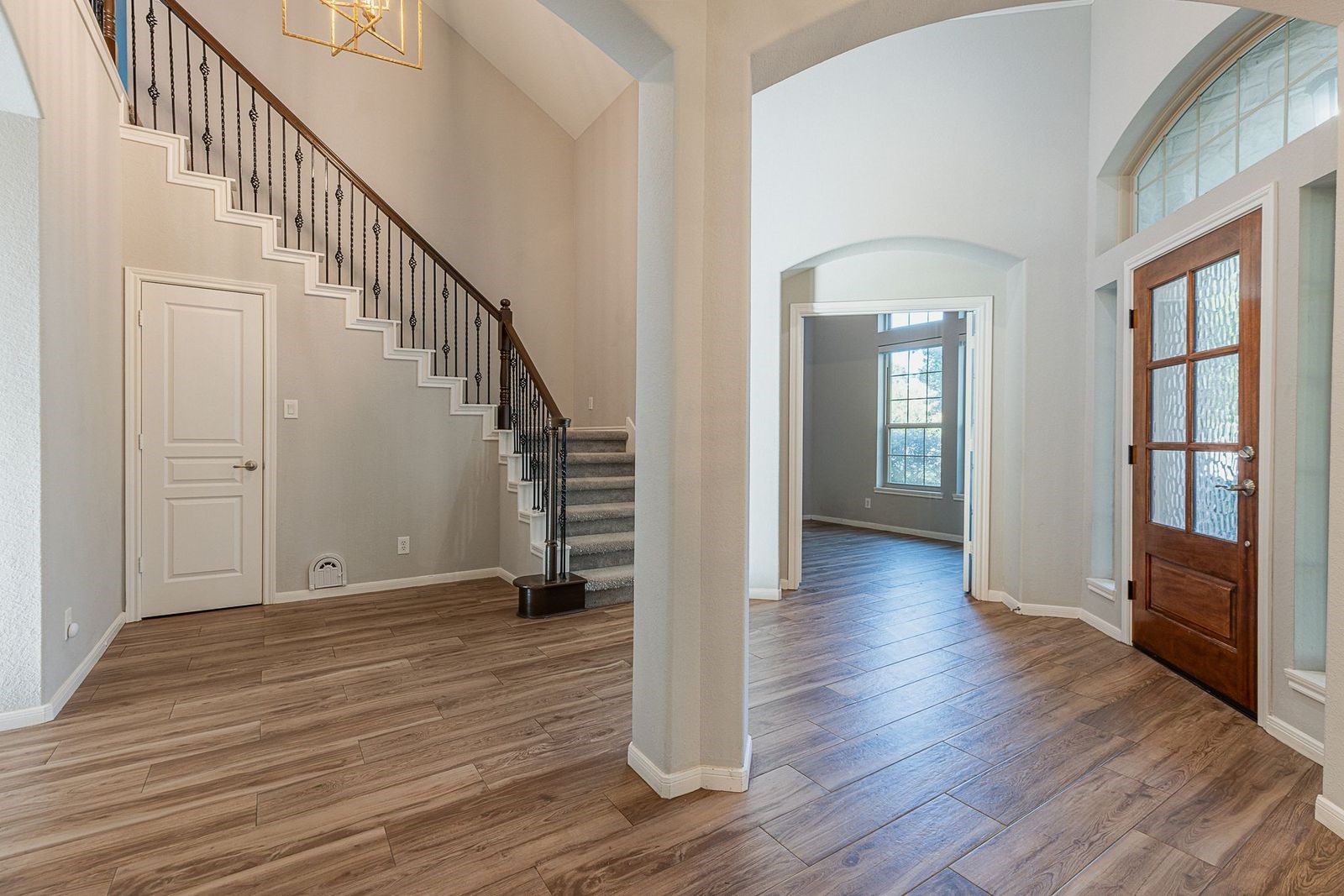 1122 Silveridge Conroe, TX 77304 - Photo 11 of 46