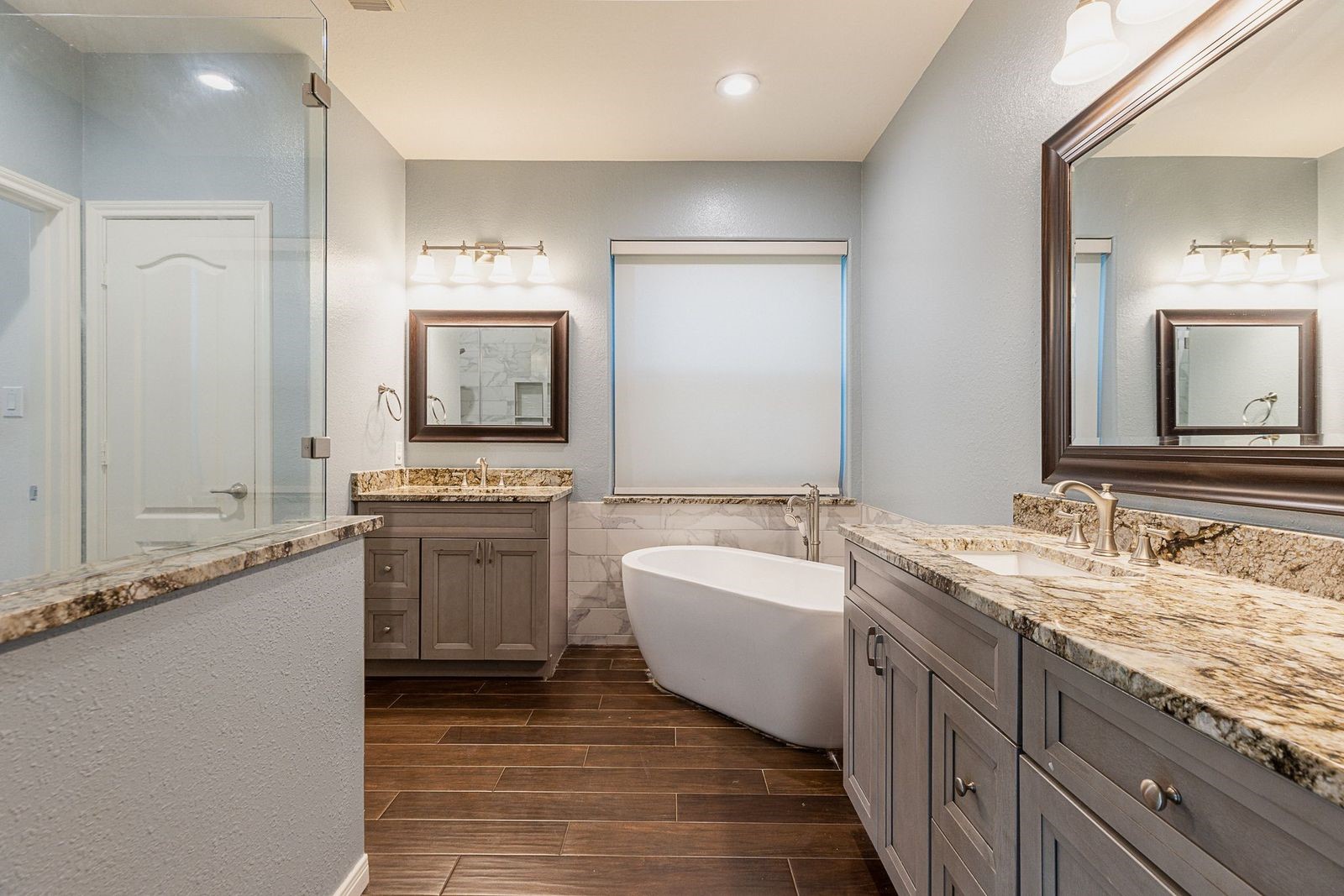 1122 Silveridge Conroe, TX 77304 - Photo 26 of 46 Primary bath with soaking tub and separate shower