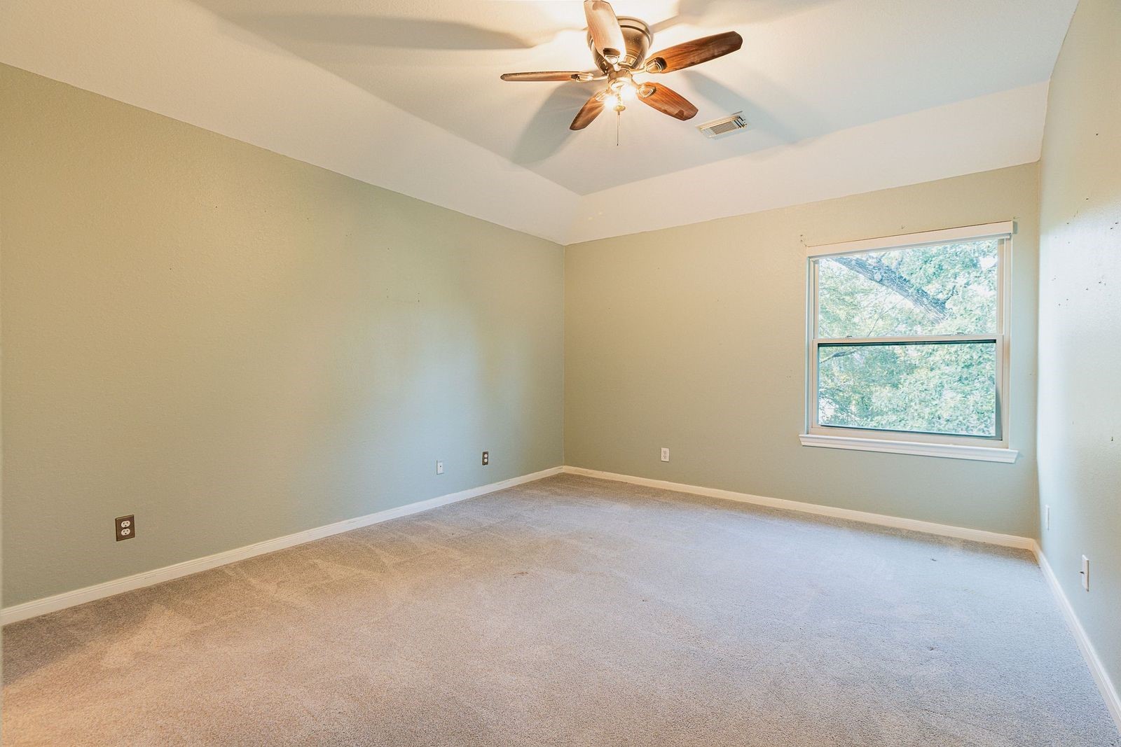 1122 Silveridge Conroe, TX 77304 - Photo 32 of 46 Bedroom 2 upstairs