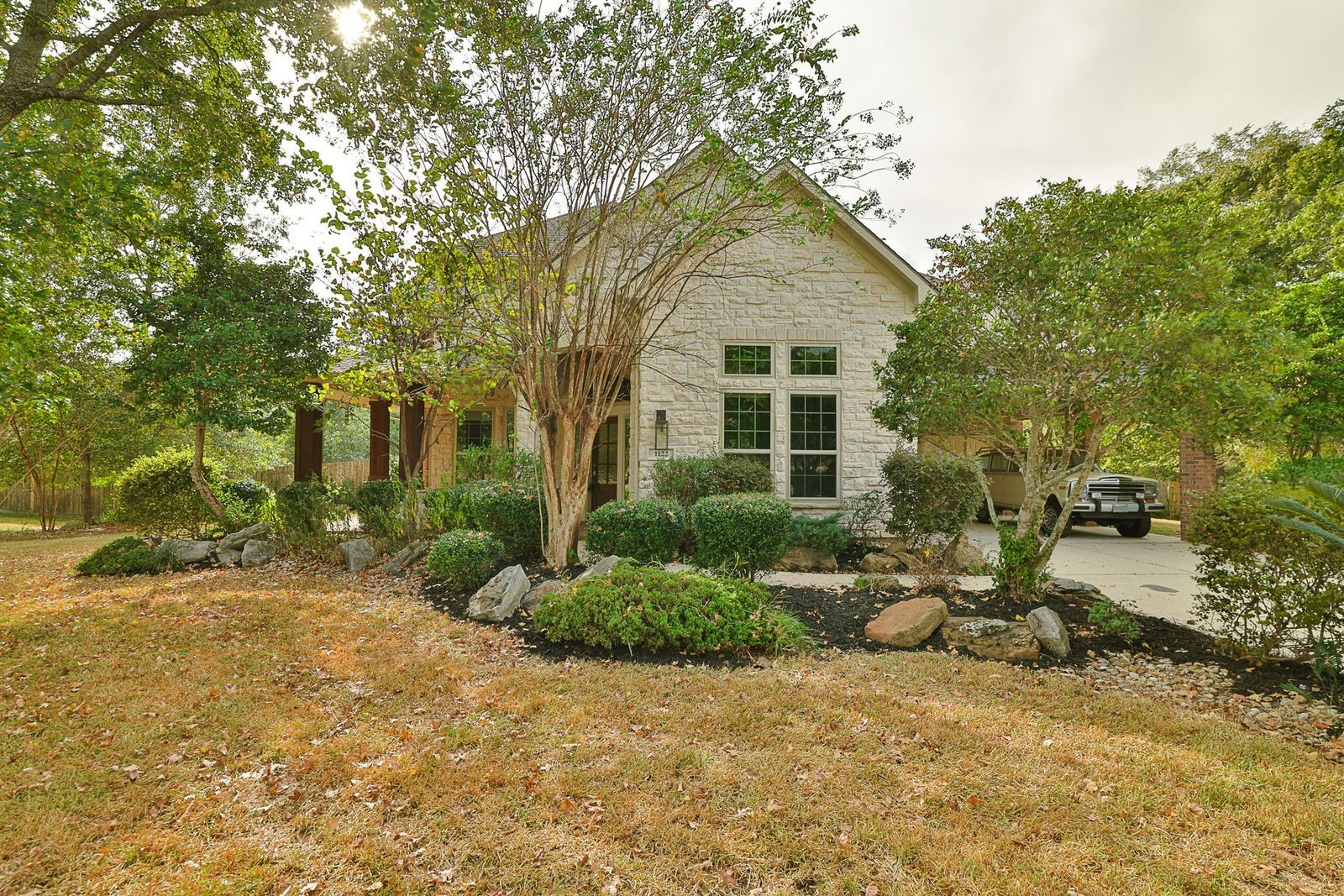 1122 Silveridge Conroe, TX 77304 - Photo 4 of 46