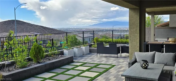 $979,000 | 333 Crimson Edge Street, Henderson, NV 89012