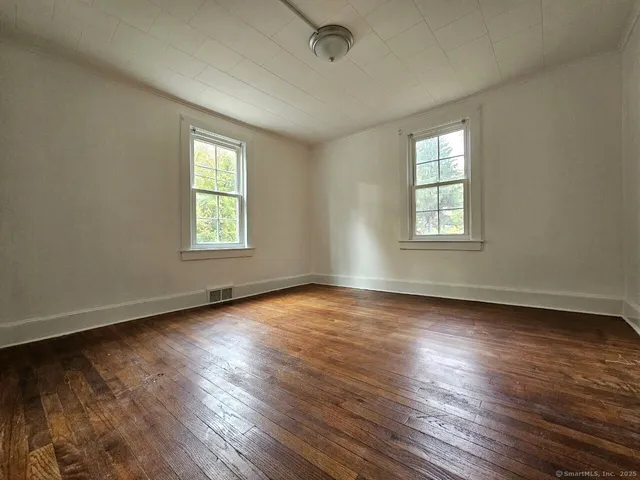 $1,950 | 10 Benedict Street, Plymouth, CT 06786