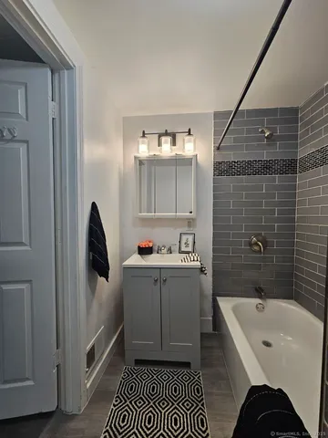 $1,950 | 10 Benedict Street, Plymouth, CT 06786