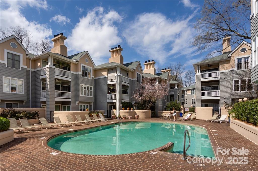 318 Queens Road, Unit 9 Charlotte, NC 28204 - Photo 2 of 29 Gallery Image 2