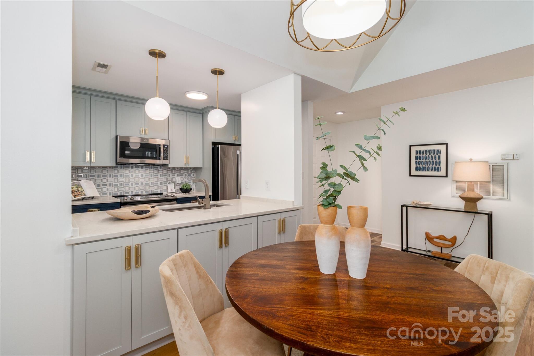 318 Queens Road, Unit 9 Charlotte, NC 28204 - Photo 7 of 29 Gallery Image 7