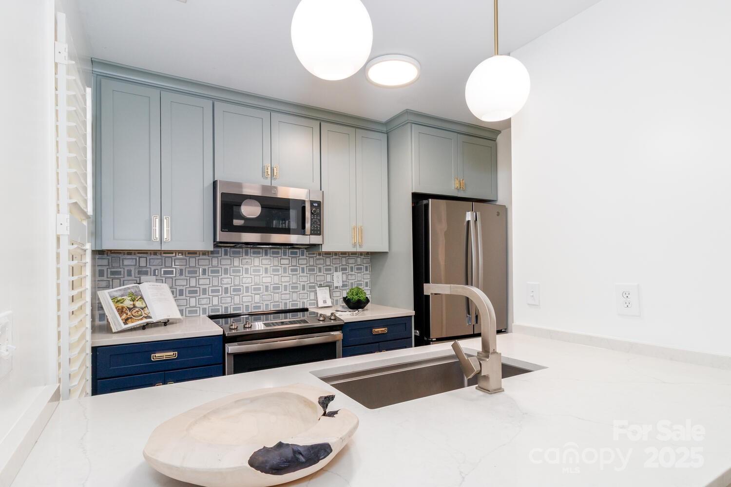 318 Queens Road, Unit 9 Charlotte, NC 28204 - Photo 8 of 29 Gallery Image 8