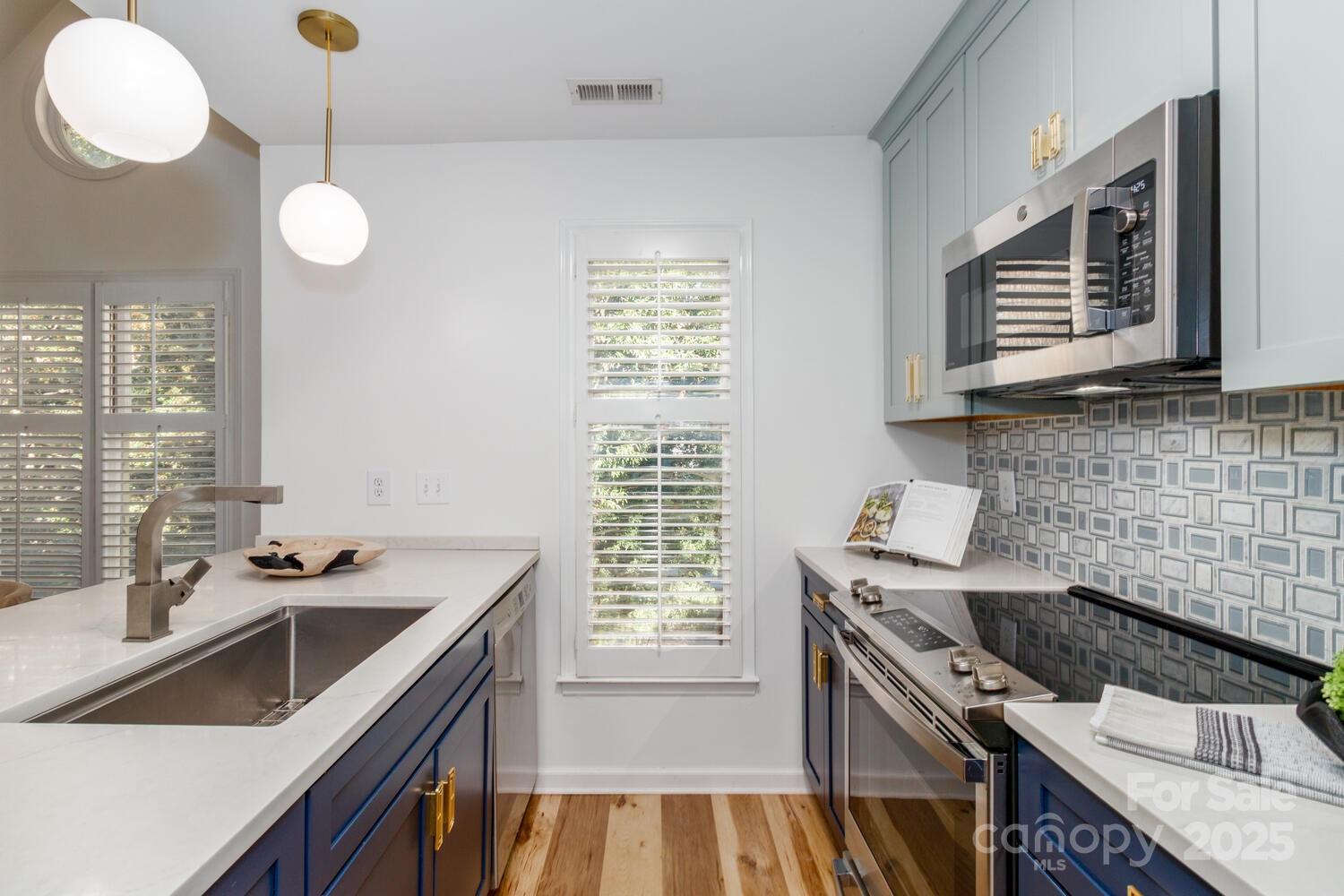 318 Queens Road, Unit 9 Charlotte, NC 28204 - Photo 10 of 29 Gallery Image 10