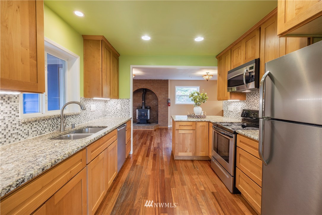 1739 Grove Street Bremerton, WA 98310 - Photo 11 of 30 Gallery Image 11