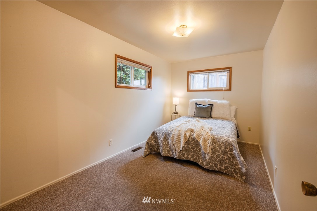 1739 Grove Street Bremerton, WA 98310 - Photo 18 of 30 Gallery Image 18