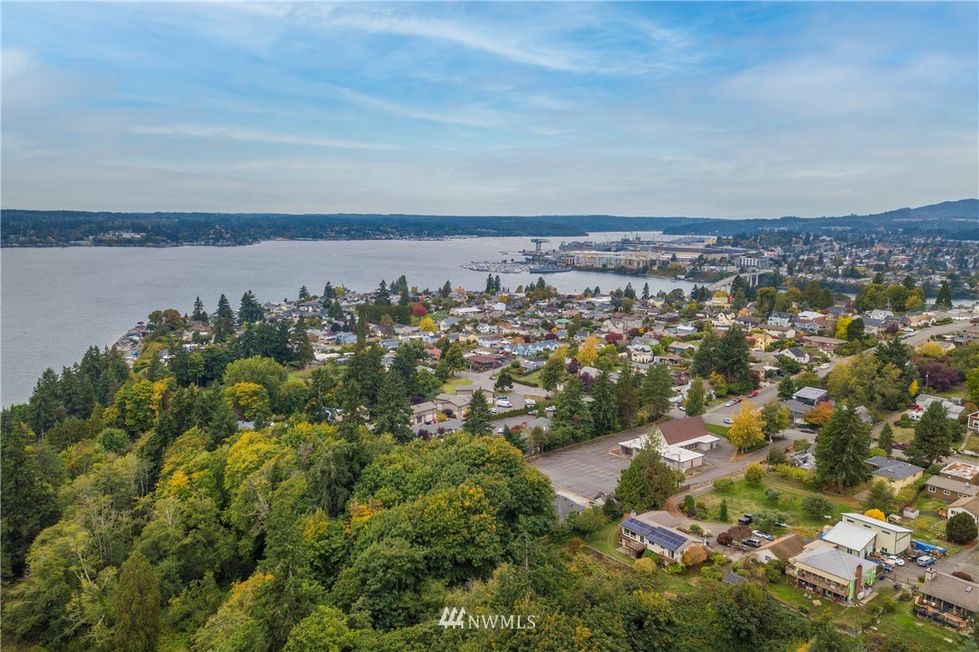 1739 Grove Street Bremerton, WA 98310 - Photo 29 of 30 Gallery Image 29