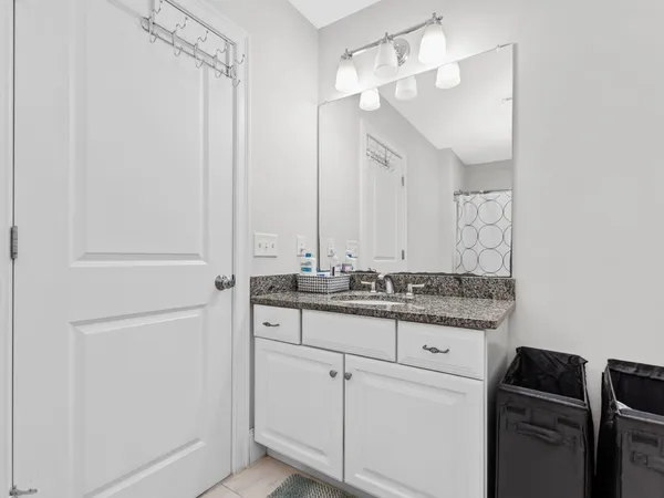 $5,500 | 22 Wellesley Avenue, Unit B, Natick, MA 01760