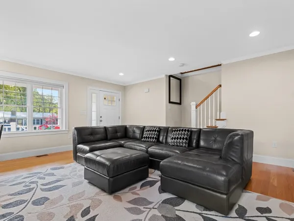 $5,500 | 22 Wellesley Avenue, Unit B, Natick, MA 01760