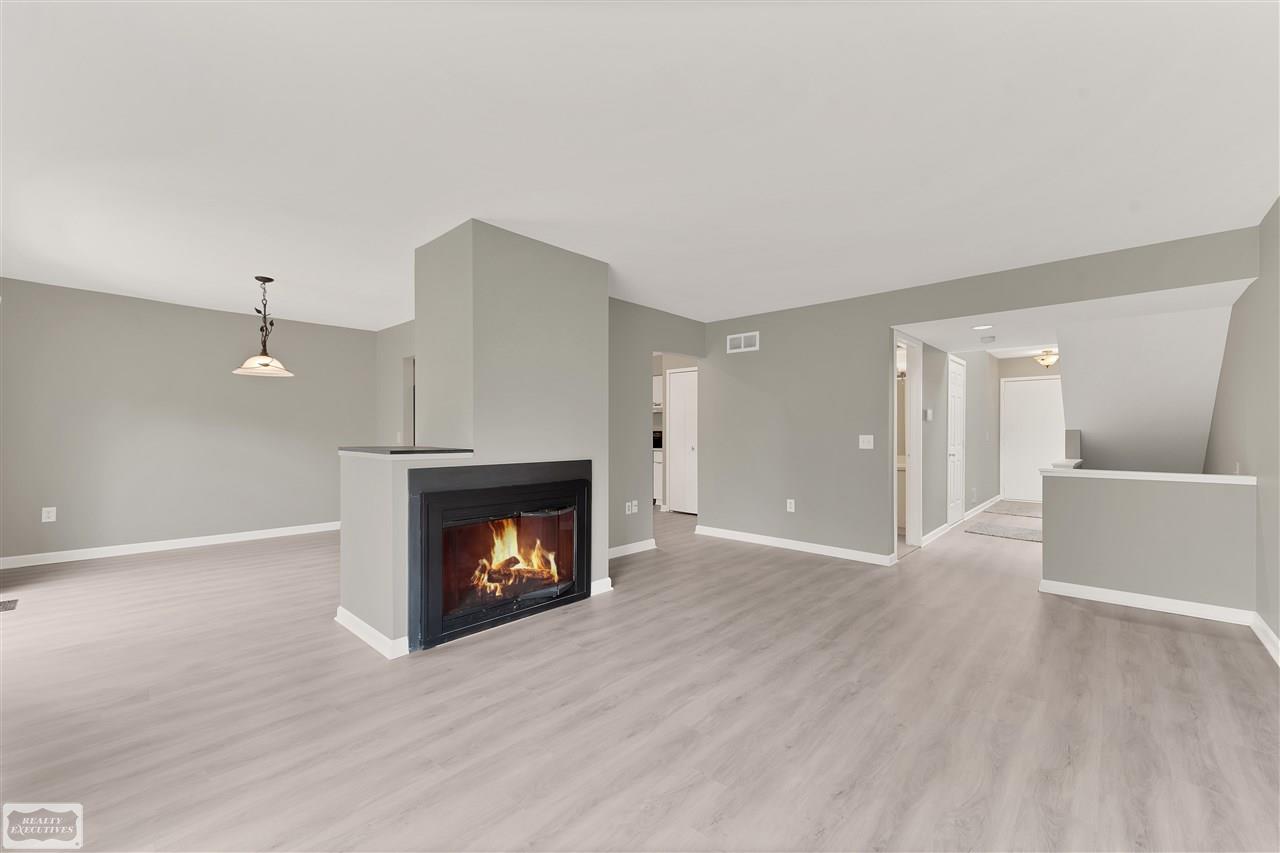 726 Hamilton Rochester, MI 48307 - Photo 8 of 33 50009742-8.JPG