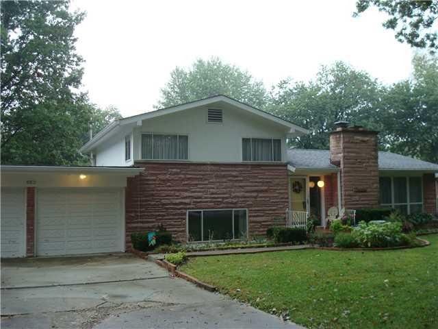 602 Burbank Road Indianapolis, IN 46219 - Photo 1 of 24 Gallery Image 1