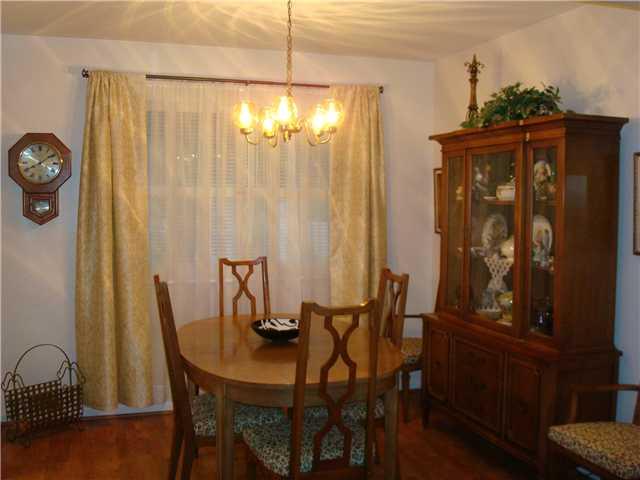 602 Burbank Road Indianapolis, IN 46219 - Photo 9 of 24 Gallery Image 9