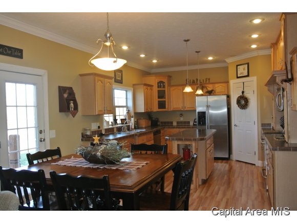 862 Newman Road Winchester, IL 62694 - Photo 4 of 17