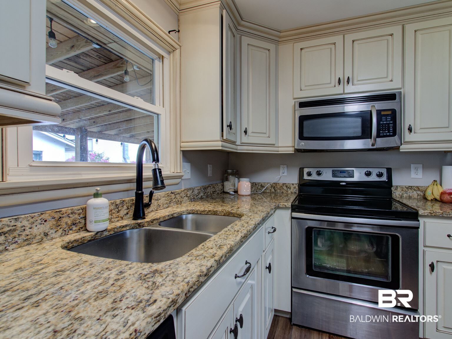 12723 Chicago Street Elberta, AL 36530 - Photo 9 of 49 Kitchen