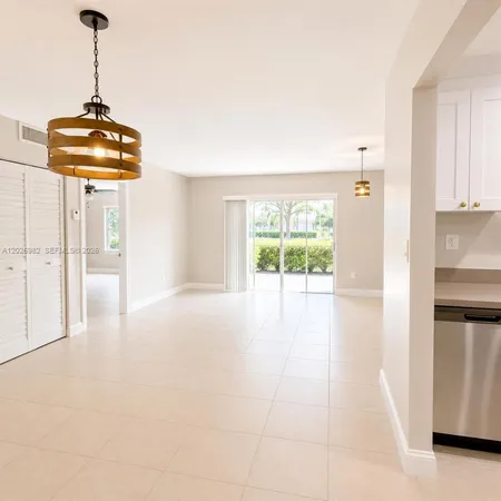 $2,100 | 8335 Southwest 72nd Avenue, Unit 109D, Miami, FL 33143