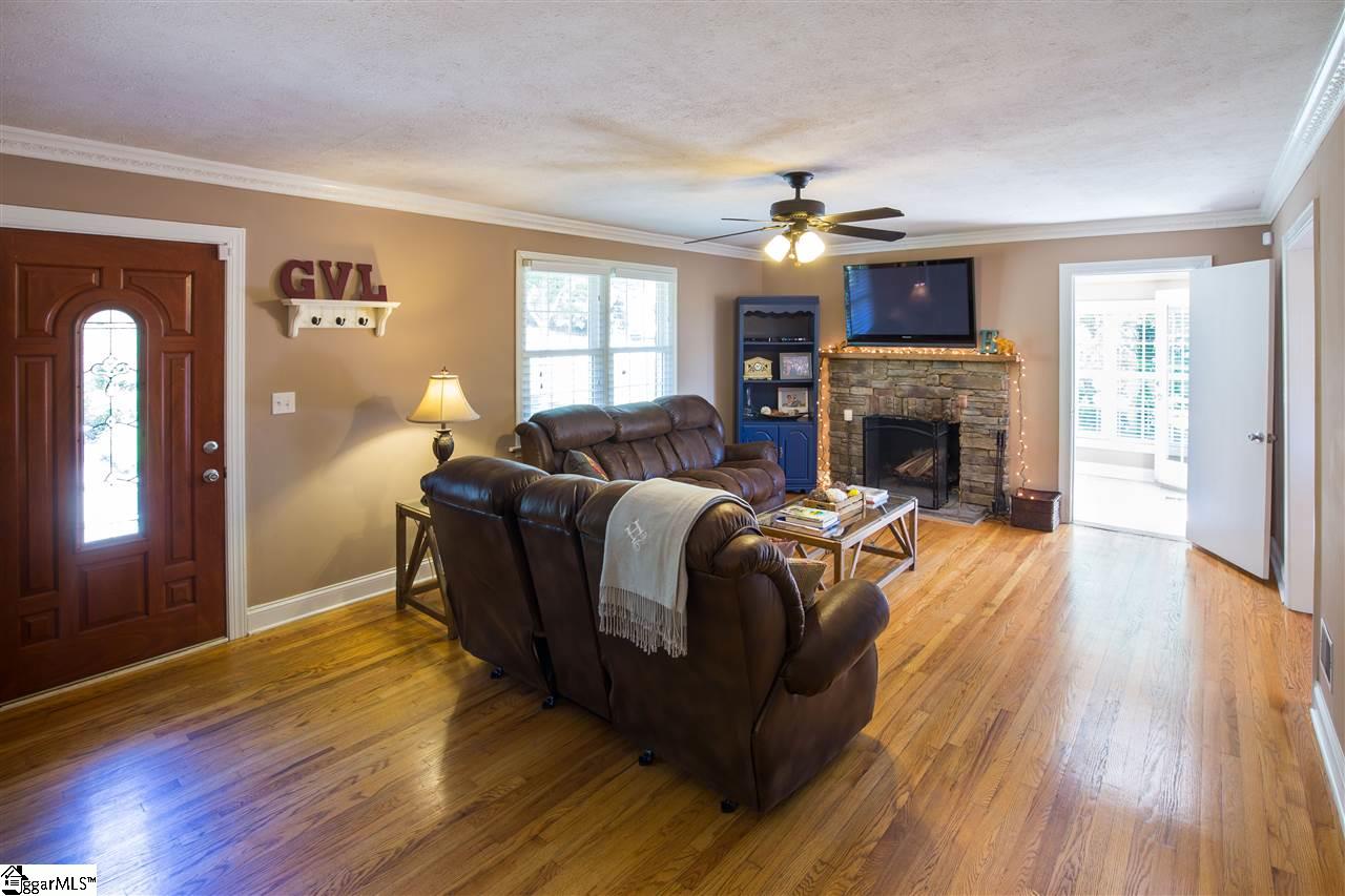 114 Perrin Street Greenville, SC 29607 - Photo 3 of 20 Gallery Image 3