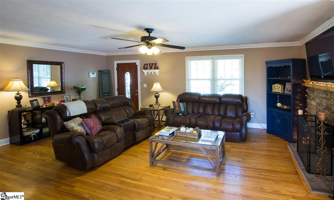 114 Perrin Street Greenville, SC 29607 - Photo 4 of 20 Gallery Image 4