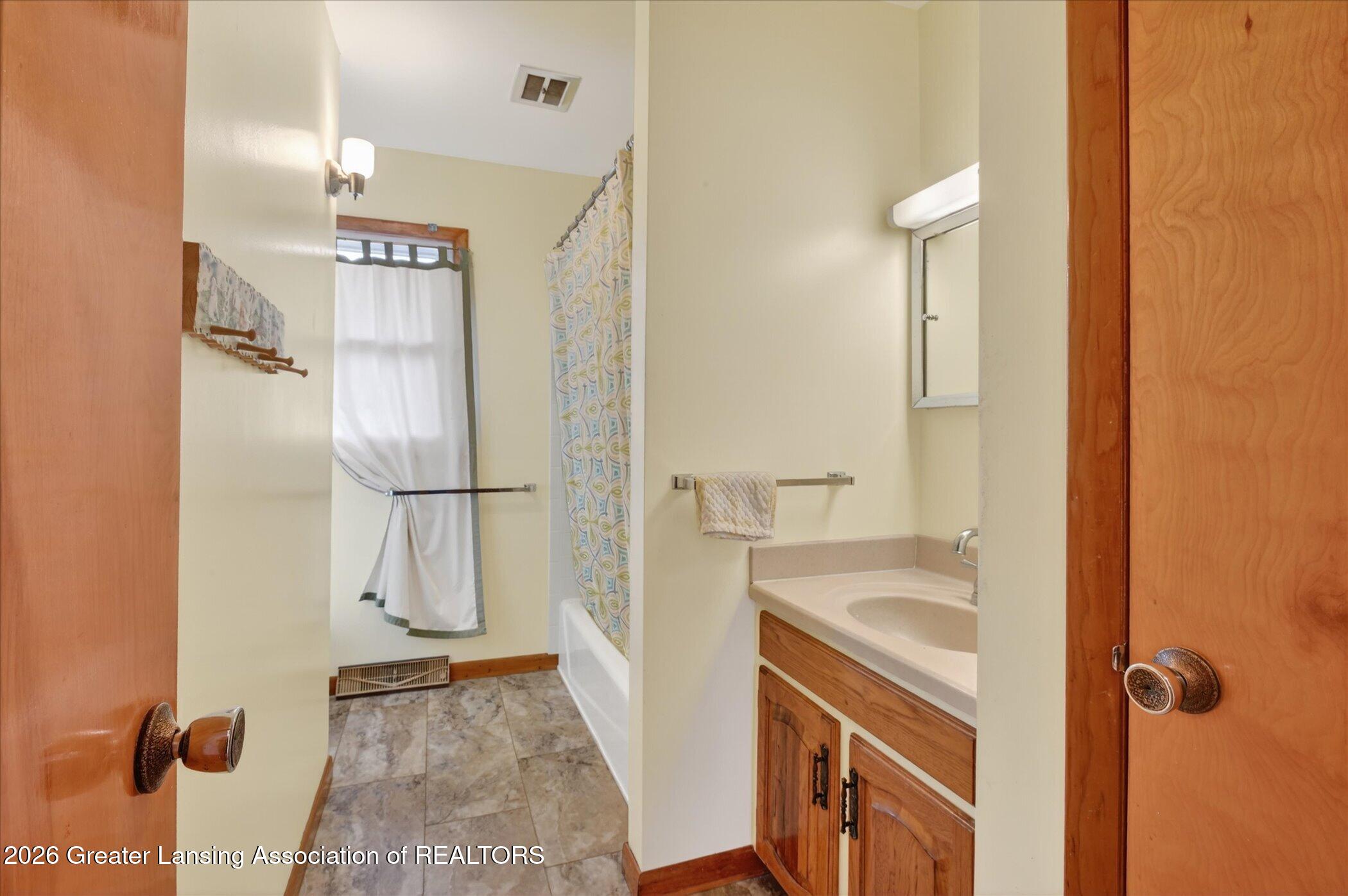 3187 South Canfield Road Eaton Rapids, MI 48827 - Photo 19 of 36 22-3187-S-Canfield-Rd-Windowstill