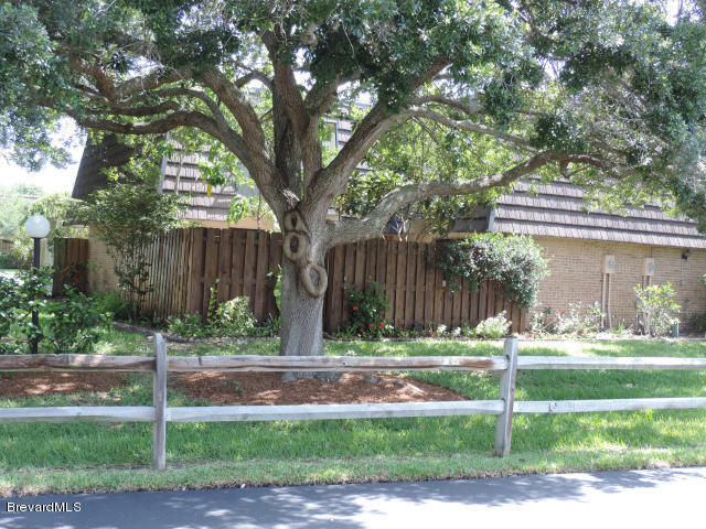 1012 Ne Vista Palm Bay, FL 32905 - Photo 4 of 16 20140616181917013337000000-o