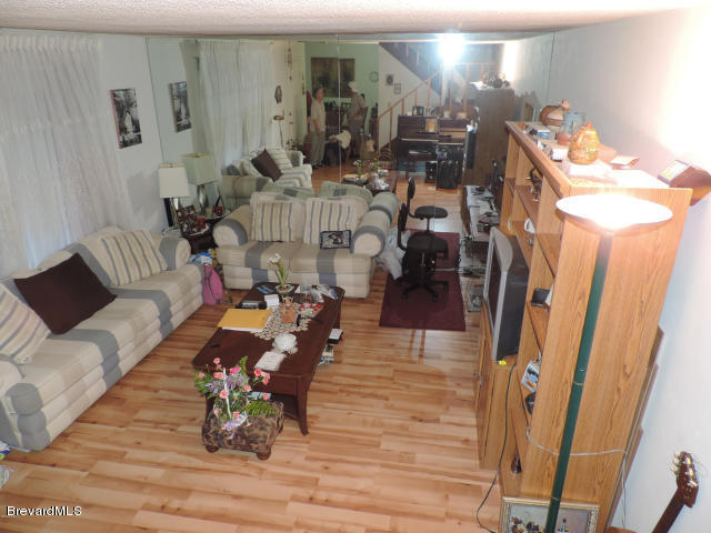 1012 Ne Vista Palm Bay, FL 32905 - Photo 7 of 16 20140616181538163122000000-o