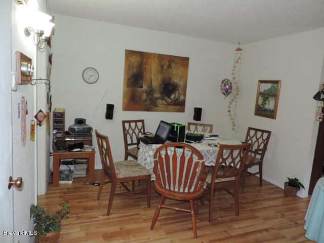 1012 Ne Vista Palm Bay, FL 32905 - Photo 9 of 16 20140616181622382992000000-o