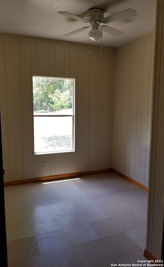 23322 Dragon Rock Road Elmendorf, TX 78112 - Photo 6 of 7