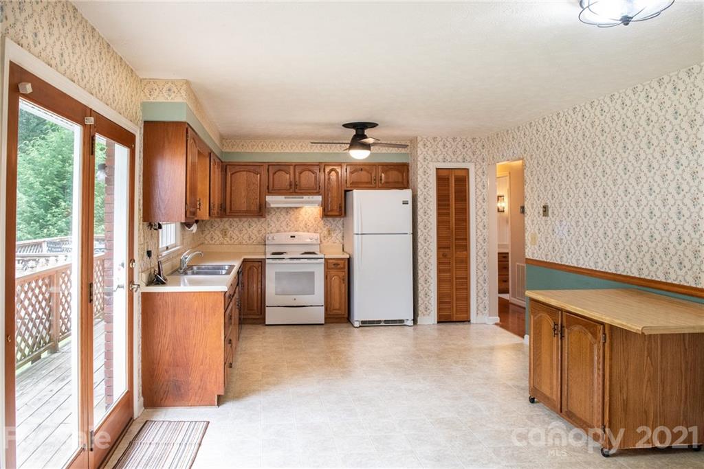 2448 Riceville Road Asheville, NC 28805 - Photo 4 of 15 Gallery Image 4