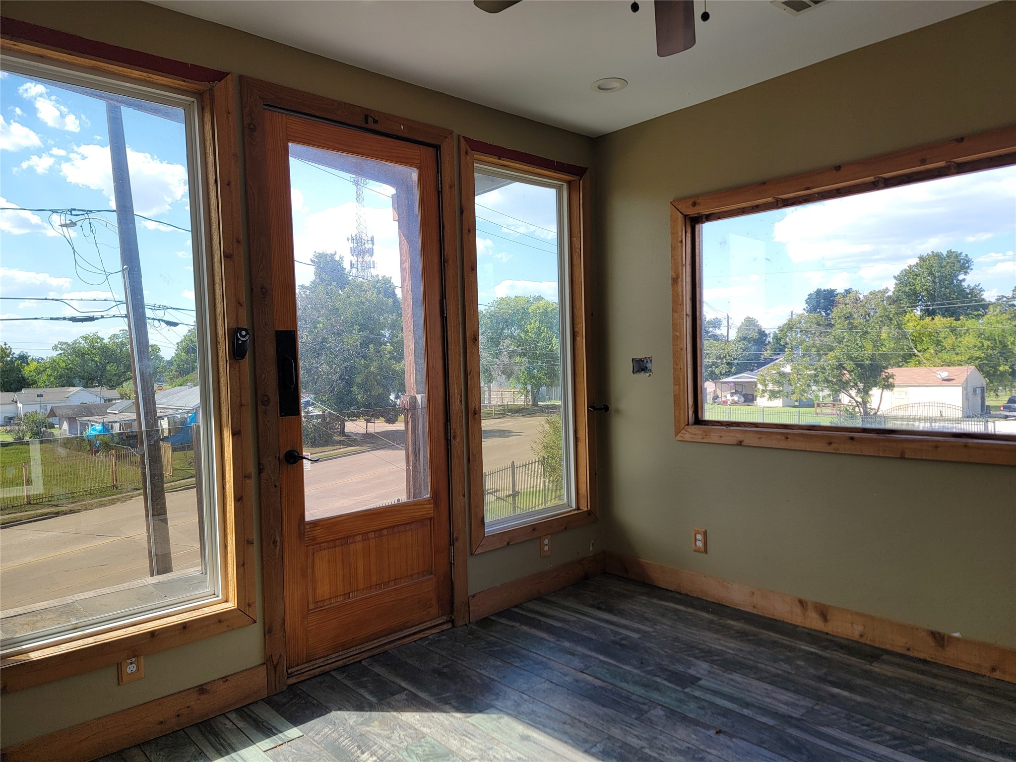 8136 North Main Street Houston, TX 77022 - Photo 16 of 20