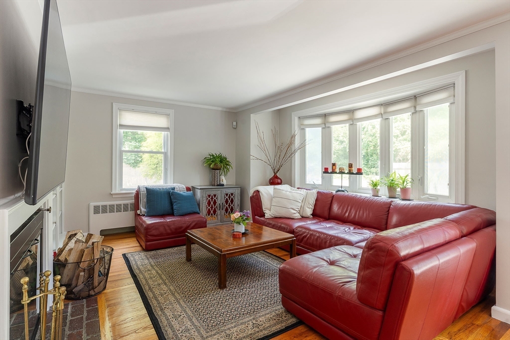 389 Commonwealth Road Wayland, MA 01778 - Photo 8 of 29