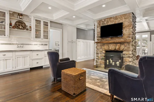 $2,795,000 | 242 Ocean Drive West, Stamford, CT 06902