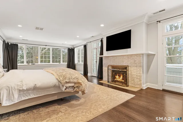 $2,795,000 | 242 Ocean Drive West, Stamford, CT 06902