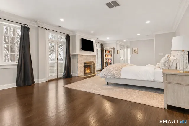 $2,795,000 | 242 Ocean Drive West, Stamford, CT 06902