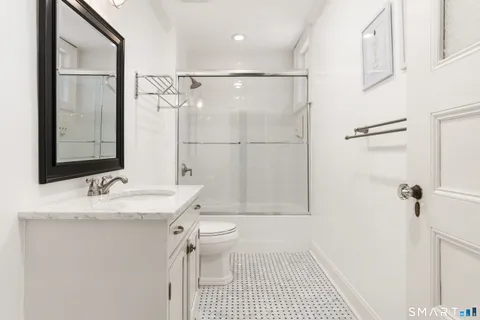 $2,795,000 | 242 Ocean Drive West, Stamford, CT 06902