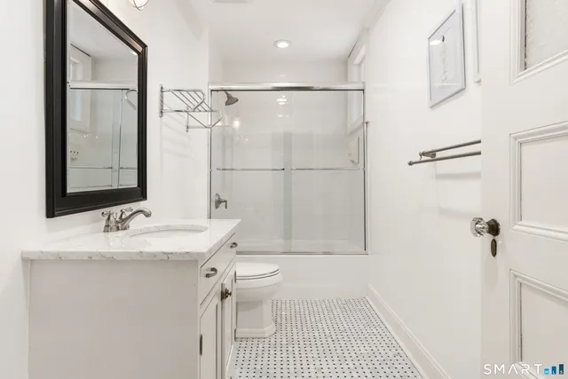 $2,795,000 | 242 Ocean Drive West, Stamford, CT 06902