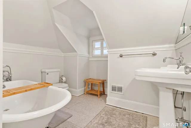 $2,795,000 | 242 Ocean Drive West, Stamford, CT 06902