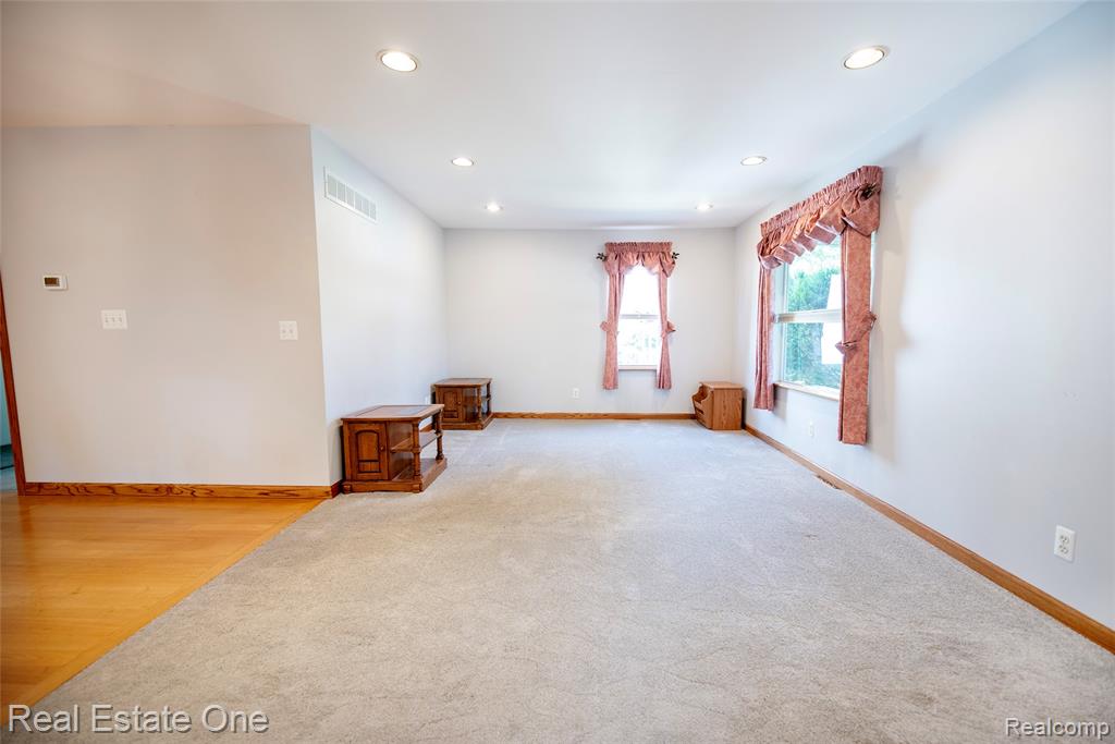 3180 Eastwood Drive Rochester, MI 48309 - Photo 3 of 45